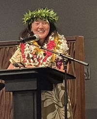 Suzie Park accept the Hokupaa Award for Young PR Professionals